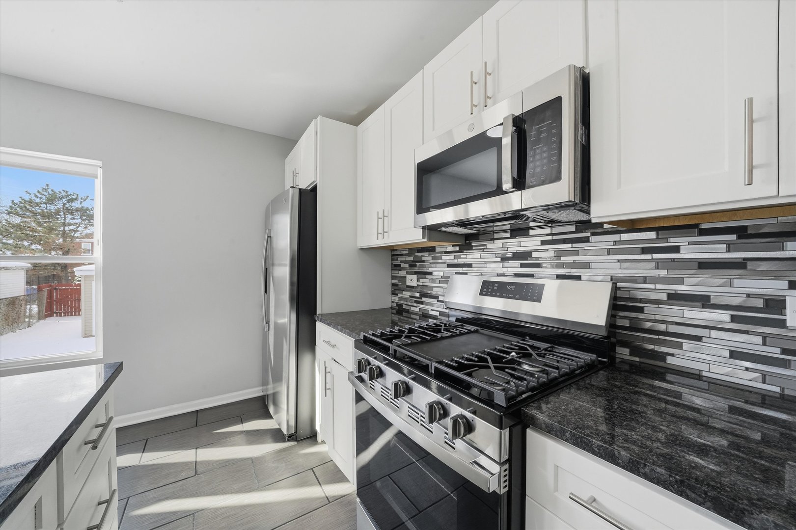 7940 South Perry Avenue Chicago, IL 60620 - Photo 8 of 29