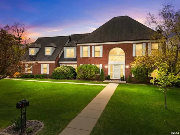 $565,000 | 302 East Morningside Drive, Peoria, IL 61614