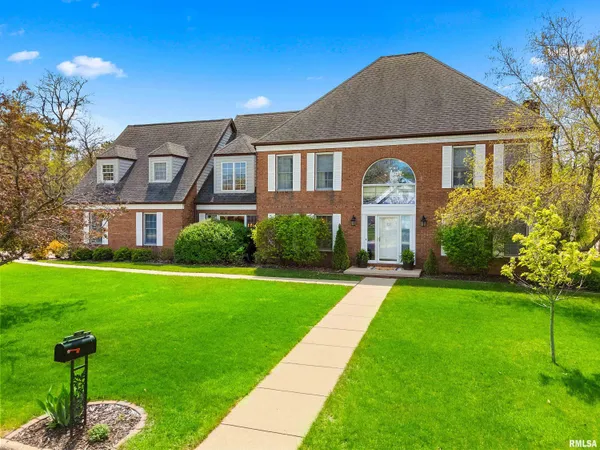 $565,000 | 302 East Morningside Drive, Peoria, IL 61614