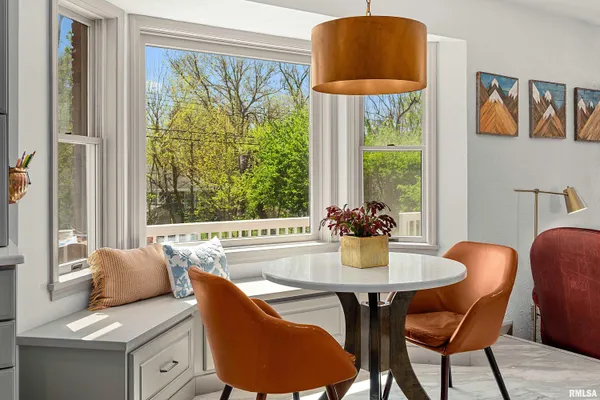 $565,000 | 302 East Morningside Drive, Peoria, IL 61614