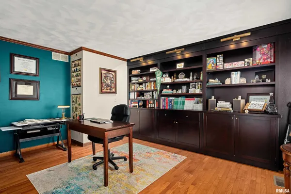 $565,000 | 302 East Morningside Drive, Peoria, IL 61614