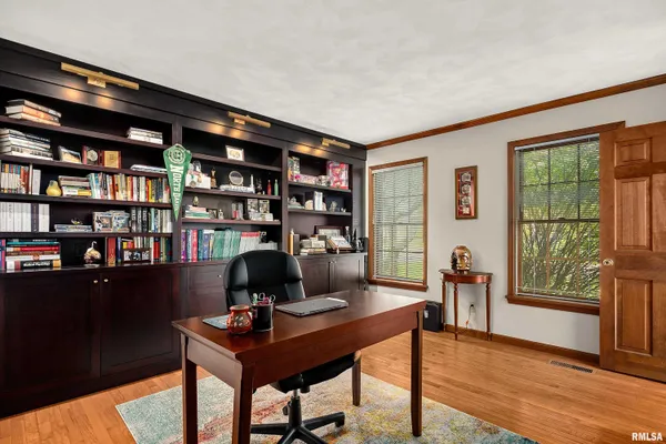 $565,000 | 302 East Morningside Drive, Peoria, IL 61614