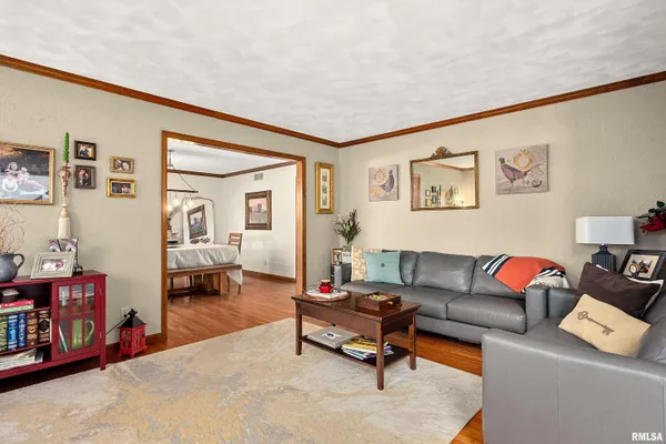 $565,000 | 302 East Morningside Drive, Peoria, IL 61614