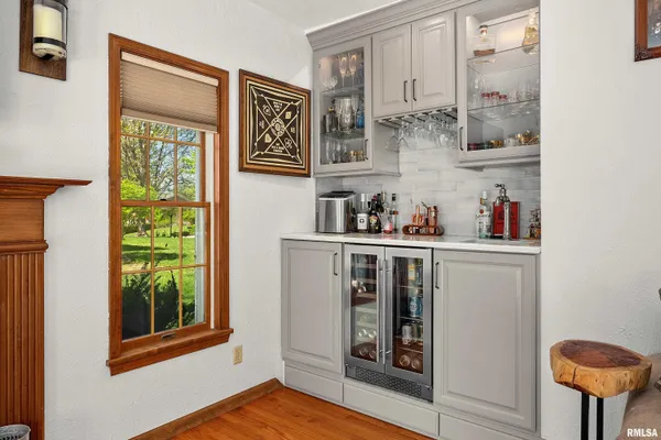 $565,000 | 302 East Morningside Drive, Peoria, IL 61614