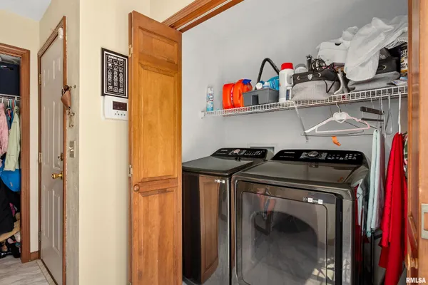 $565,000 | 302 East Morningside Drive, Peoria, IL 61614