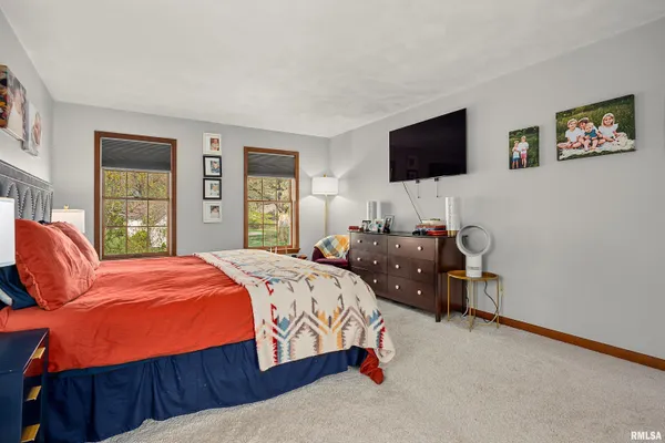 $565,000 | 302 East Morningside Drive, Peoria, IL 61614