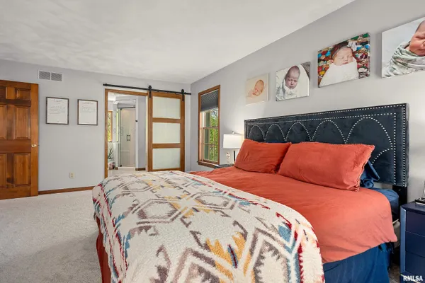 $565,000 | 302 East Morningside Drive, Peoria, IL 61614