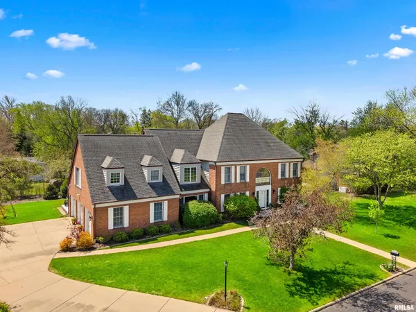 $565,000 | 302 East Morningside Drive, Peoria, IL 61614