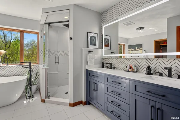 $565,000 | 302 East Morningside Drive, Peoria, IL 61614