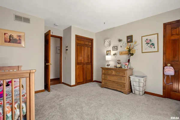 $565,000 | 302 East Morningside Drive, Peoria, IL 61614