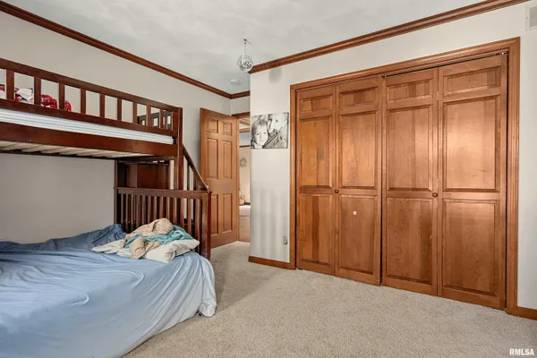 $565,000 | 302 East Morningside Drive, Peoria, IL 61614