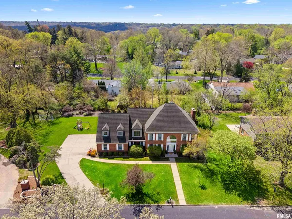 $565,000 | 302 East Morningside Drive, Peoria, IL 61614