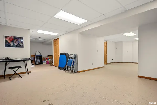 $565,000 | 302 East Morningside Drive, Peoria, IL 61614