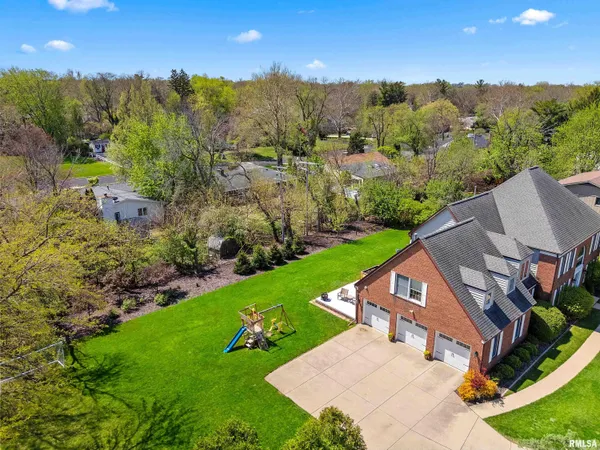 $565,000 | 302 East Morningside Drive, Peoria, IL 61614