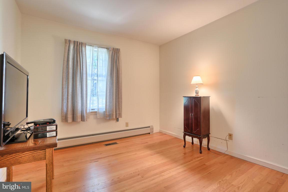 944 Spring Road Elizabethtown, PA 17022 - Photo 11 of 17