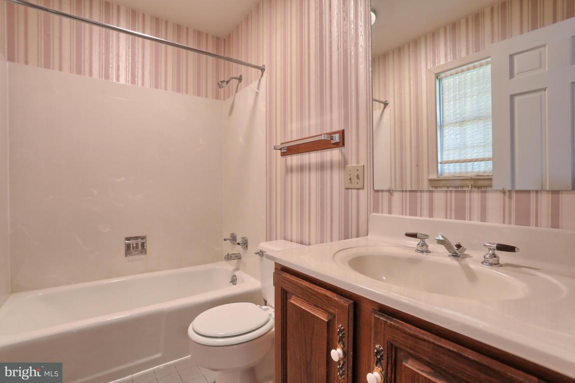 944 Spring Road Elizabethtown, PA 17022 - Photo 15 of 17