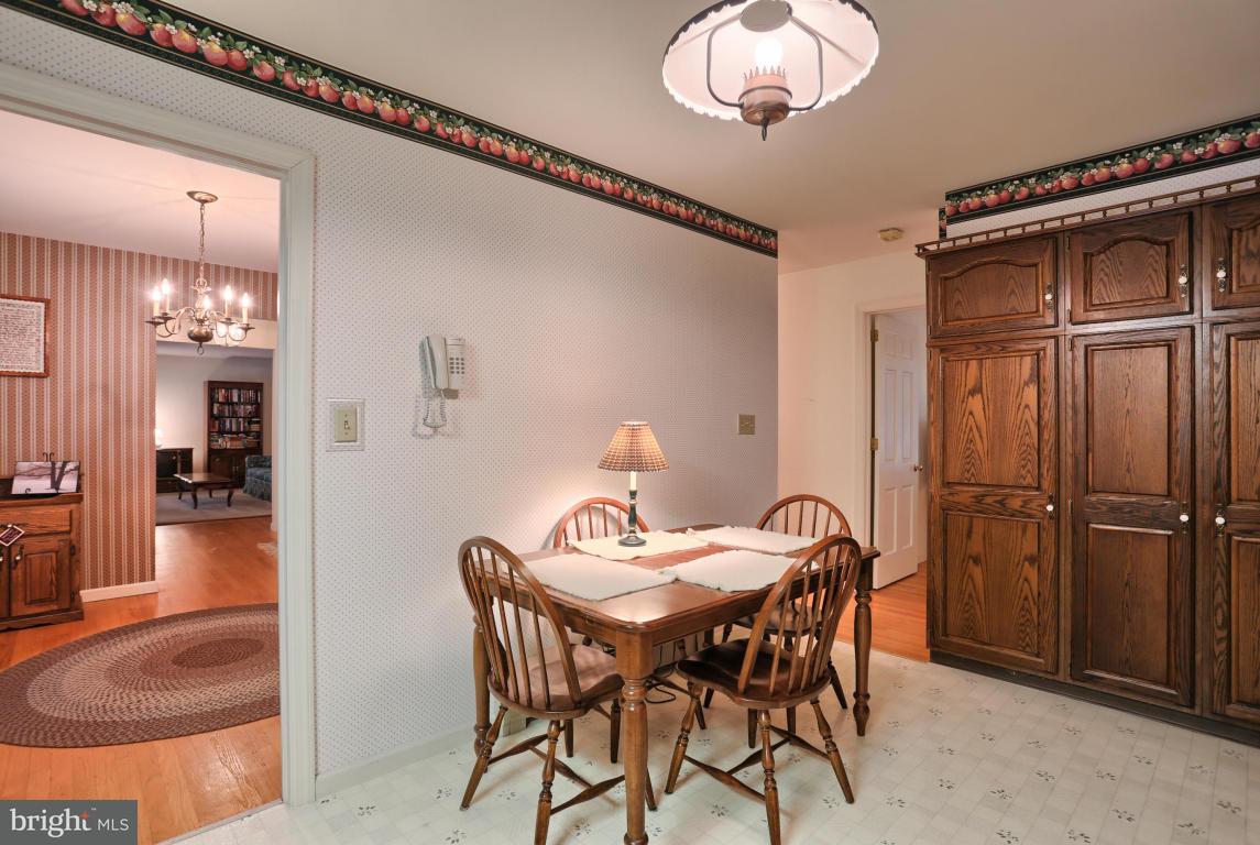 944 Spring Road Elizabethtown, PA 17022 - Photo 3 of 17