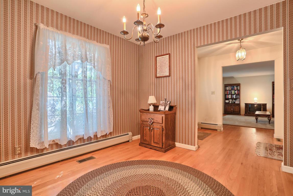 944 Spring Road Elizabethtown, PA 17022 - Photo 6 of 17