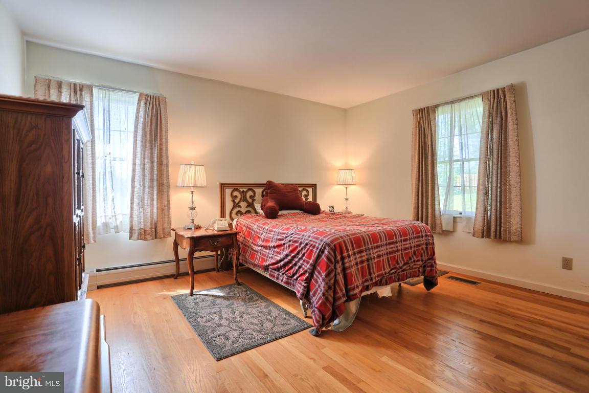 944 Spring Road Elizabethtown, PA 17022 - Photo 9 of 17