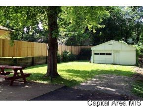 530 Wood Springfield, IL 62702 - Photo 3 of 12