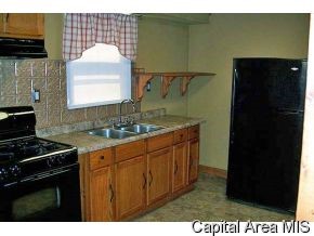 530 Wood Springfield, IL 62702 - Photo 4 of 12
