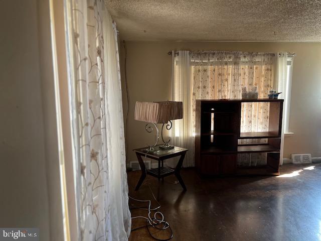 3007 Clinton Street Camden, NJ 08105 - Photo 4 of 10 Livingroom