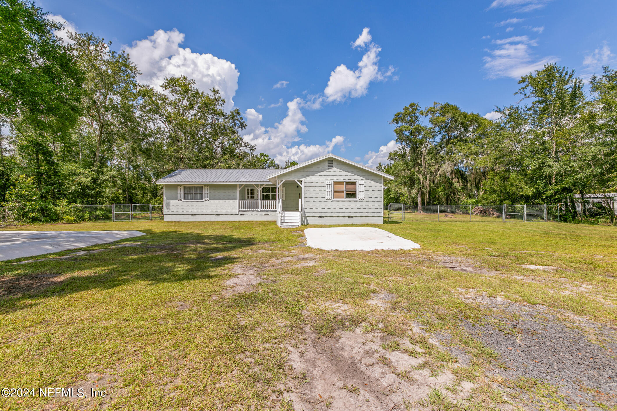 1151 Carter Road Lawtey, FL 32058 - Photo 3 of 47 a view of a house with swimming pool