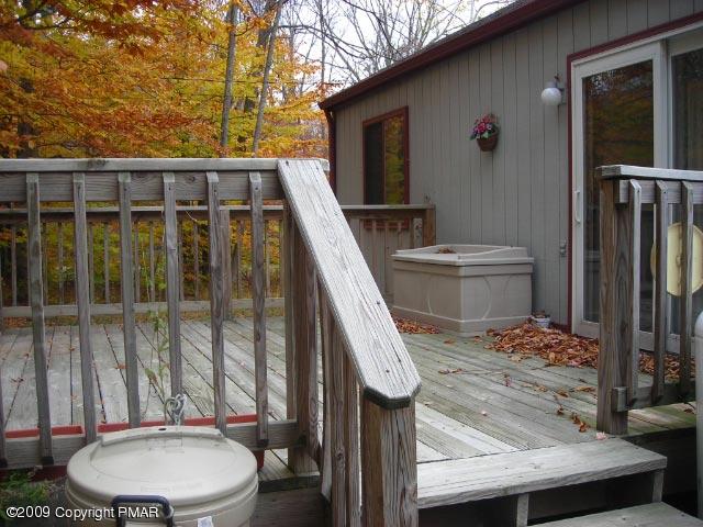 48 King Arthur Road Blakeslee, PA 18610 - Photo 5 of 5 rear ext