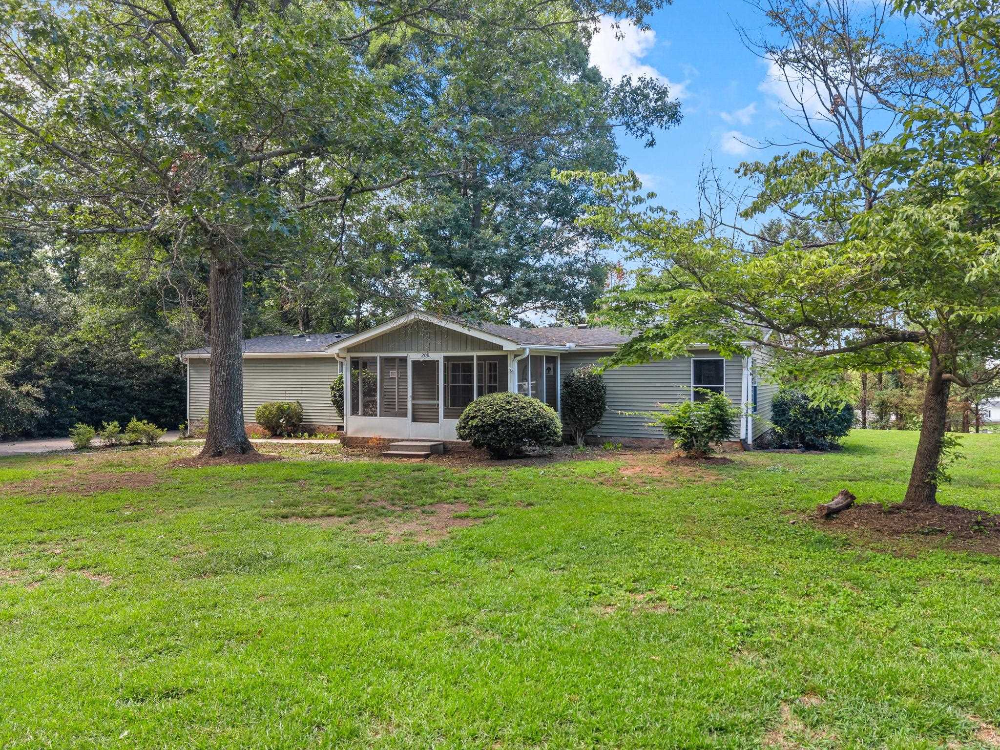 208 Red Raven Drive Greer, SC 29651 - Photo 6 of 39