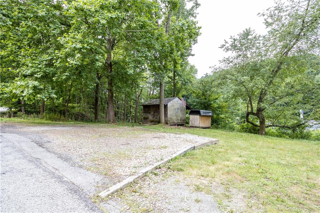 118 Fitzsimmons Road Monroeville, PA 15239 - Photo 4 of 20 Gallery Image 4