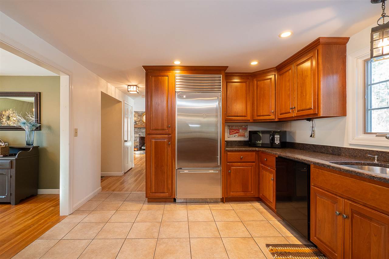 63 Exeter Road North Hampton, NH 03862 - Photo 11 of 40 Gallery Image 11