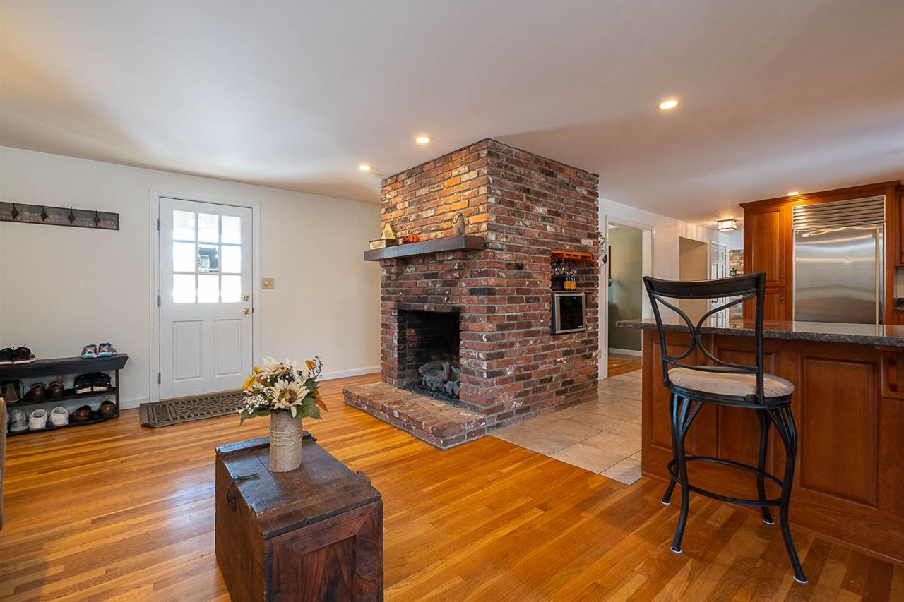 63 Exeter Road North Hampton, NH 03862 - Photo 3 of 40 Gallery Image 3