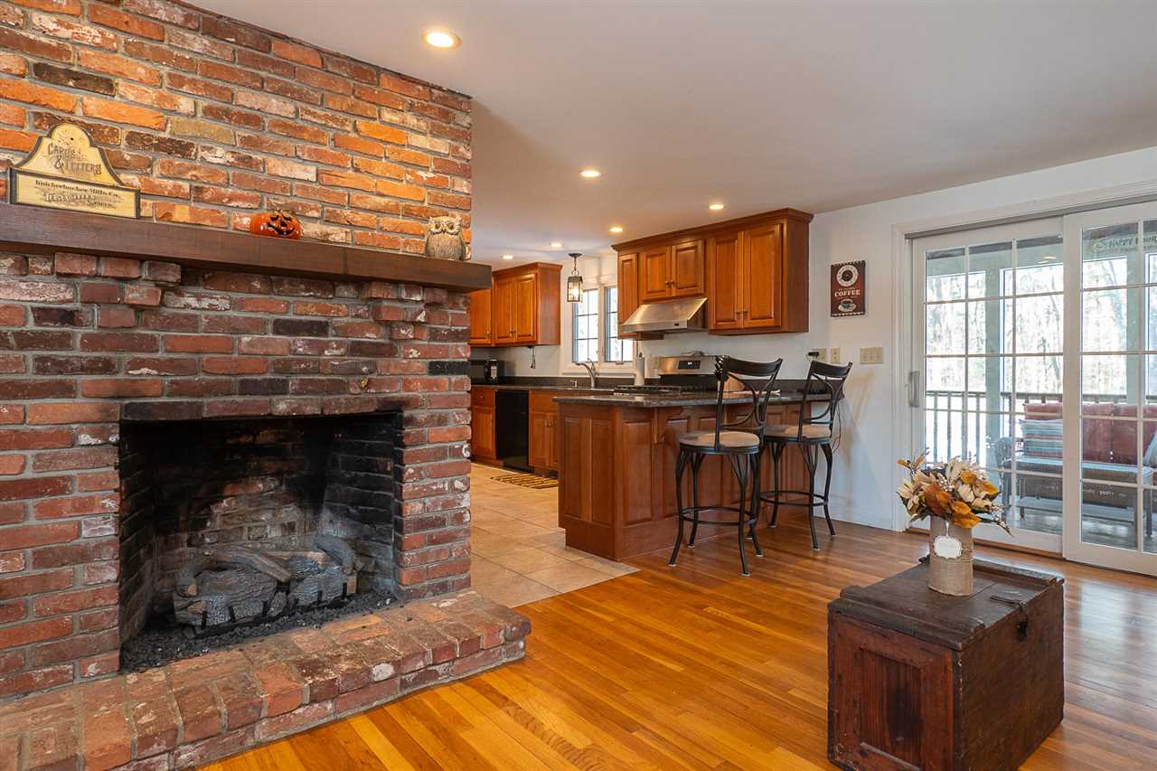 63 Exeter Road North Hampton, NH 03862 - Photo 6 of 40 Gallery Image 6