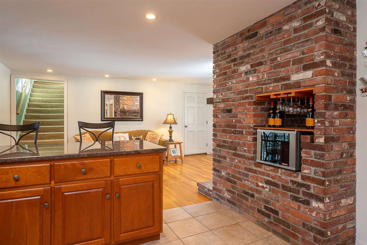 63 Exeter Road North Hampton, NH 03862 - Photo 8 of 40 Gallery Image 8