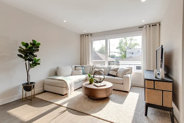 $950,000 | 1304 North Lawndale Avenue, Chicago, IL 60651