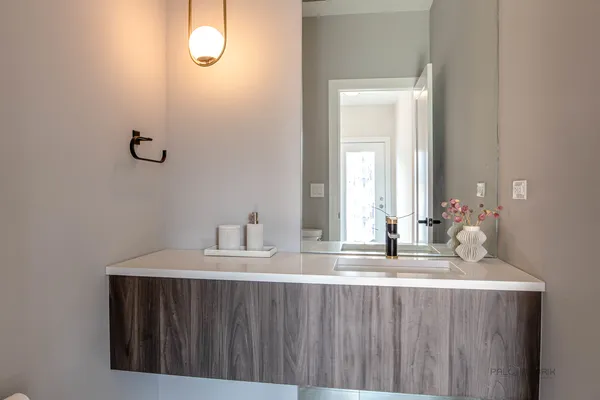 $950,000 | 1304 North Lawndale Avenue, Chicago, IL 60651