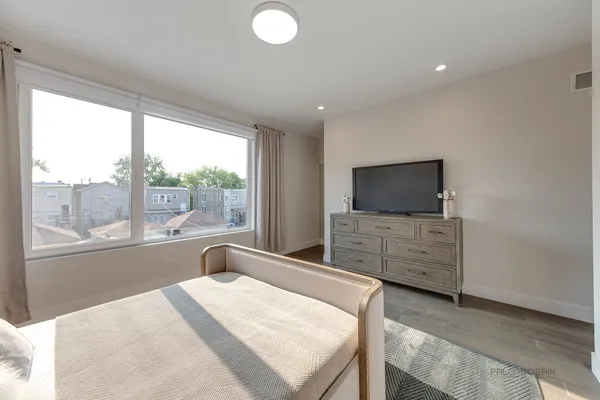 $950,000 | 1304 North Lawndale Avenue, Chicago, IL 60651