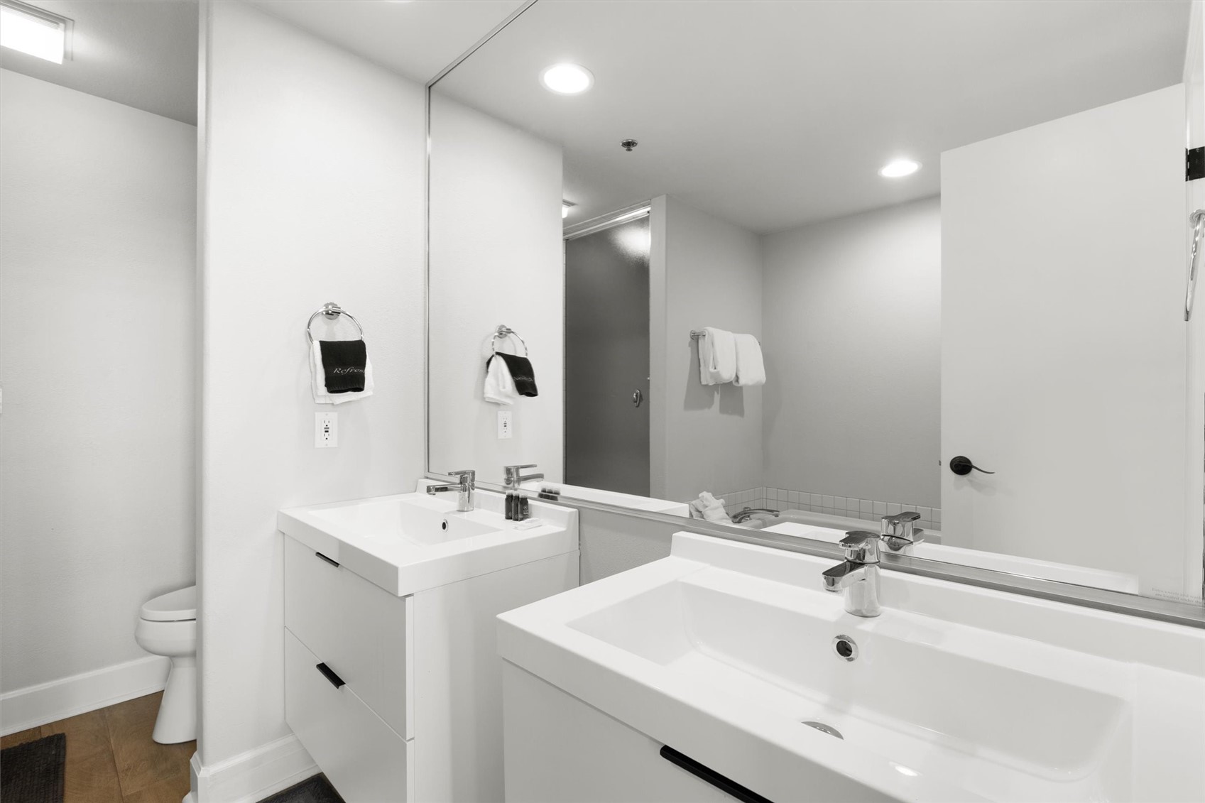 1724 Ski Time Square Drive, Unit R6 Steamboat Springs, CO 80487 - Photo 16 of 39 a bathroom with a sink and a mirror