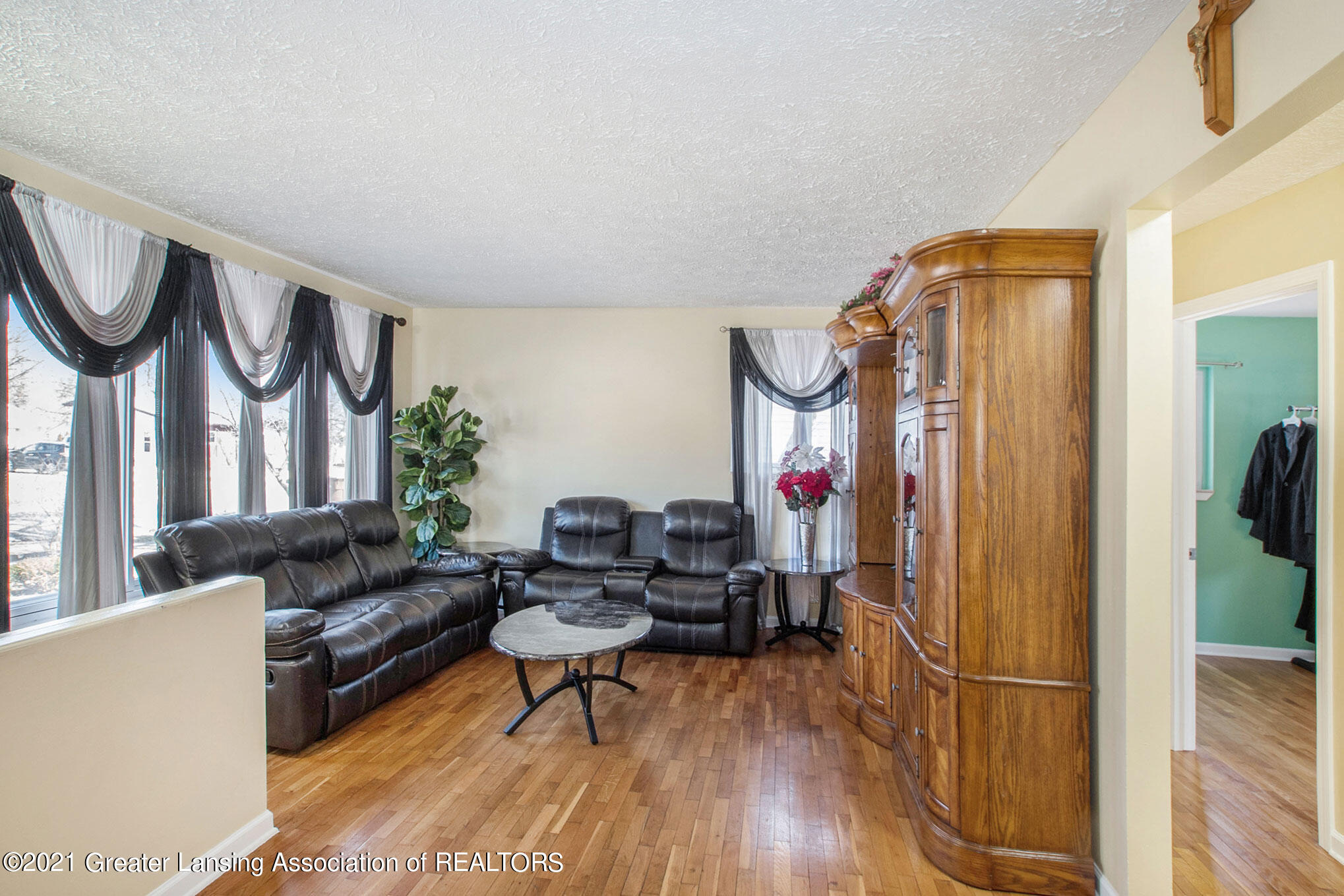 3215 Reo Road Lansing, MI 48911 - Photo 4 of 25 _MG_7773