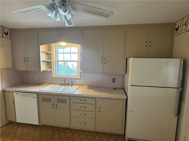 $249,900 | 4126 Elledge Drive, Roeland Park, KS 66205