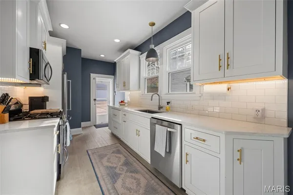 $714,900 | 451 West Jackson Road, Webster Groves, MO 63119