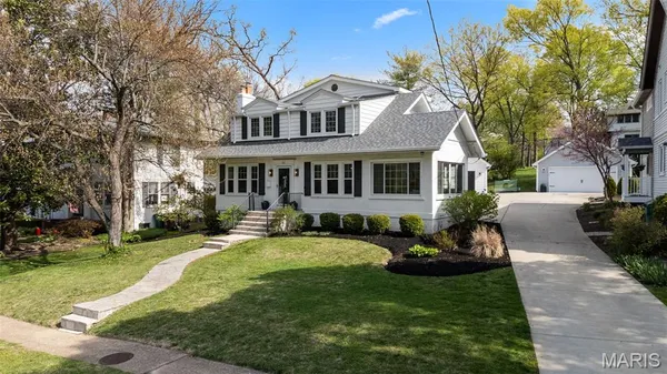 $714,900 | 451 West Jackson Road, Webster Groves, MO 63119