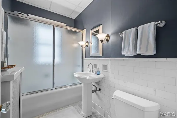 $714,900 | 451 West Jackson Road, Webster Groves, MO 63119