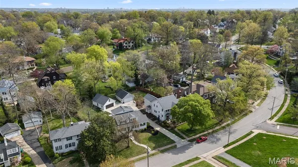 $714,900 | 451 West Jackson Road, Webster Groves, MO 63119