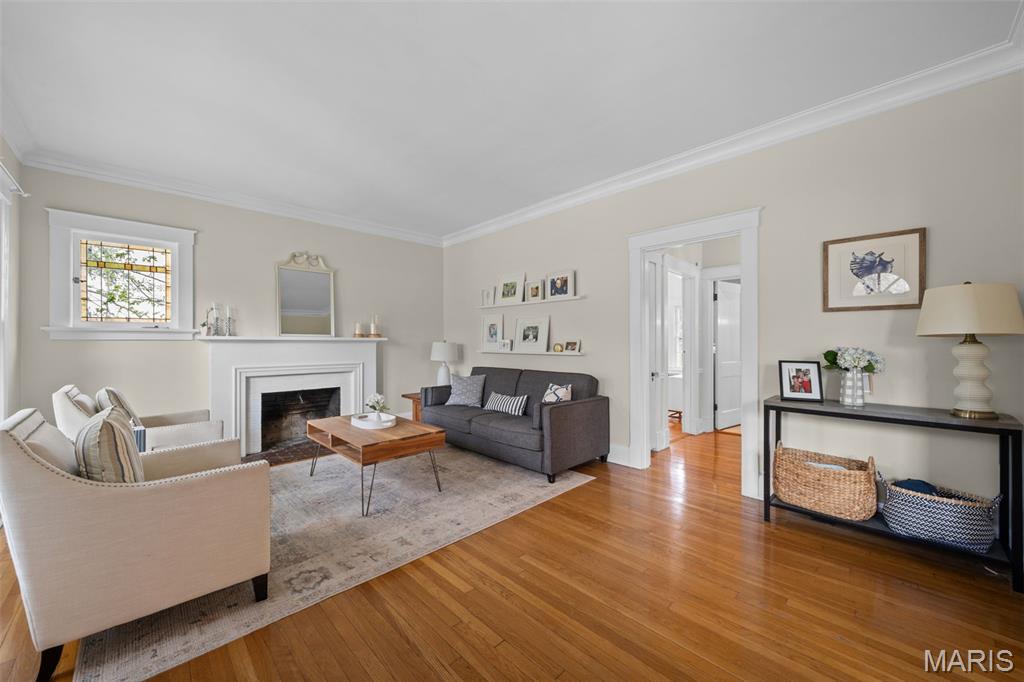 451 West Jackson Road Webster Groves, MO 63119 - Photo 7 of 56