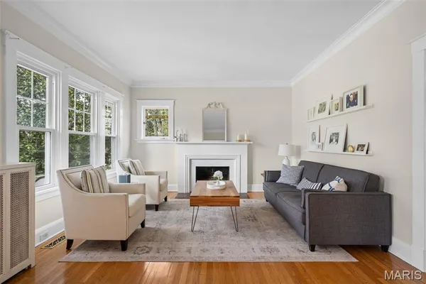 $714,900 | 451 West Jackson Road, Webster Groves, MO 63119