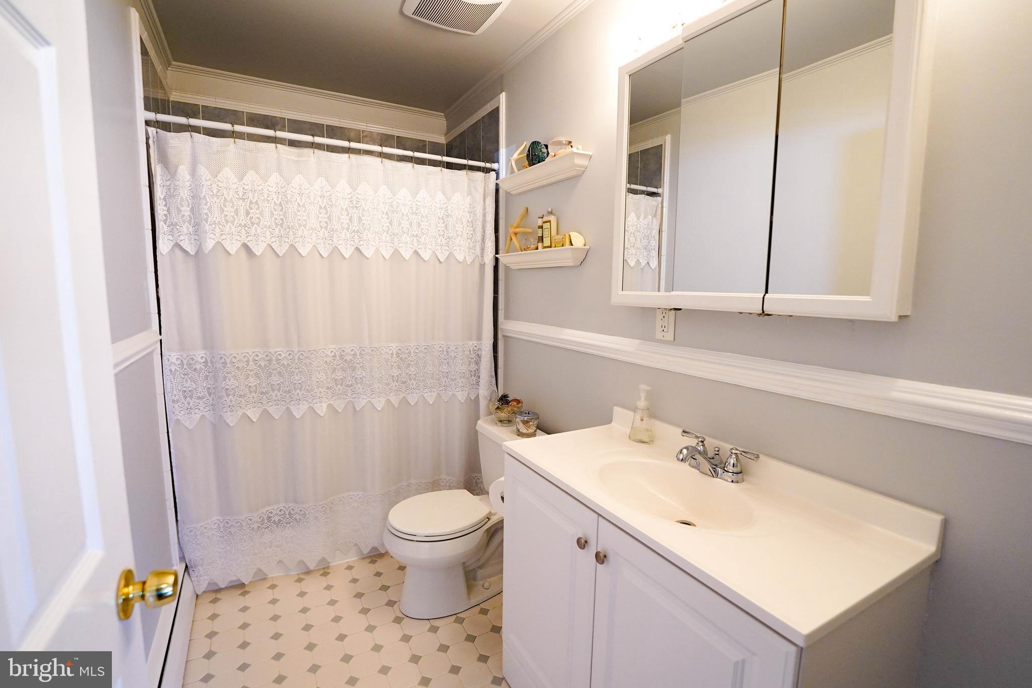 127 Oakwood Road Edgewater, MD 21037 - Photo 14 of 42 Gallery Image 14