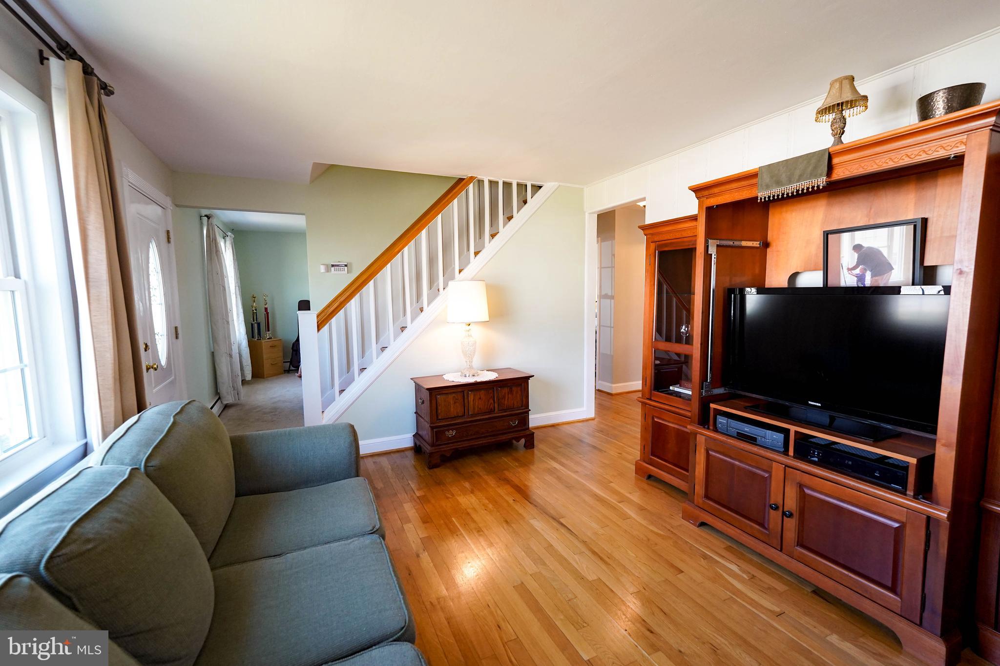 127 Oakwood Road Edgewater, MD 21037 - Photo 5 of 42 Gallery Image 5
