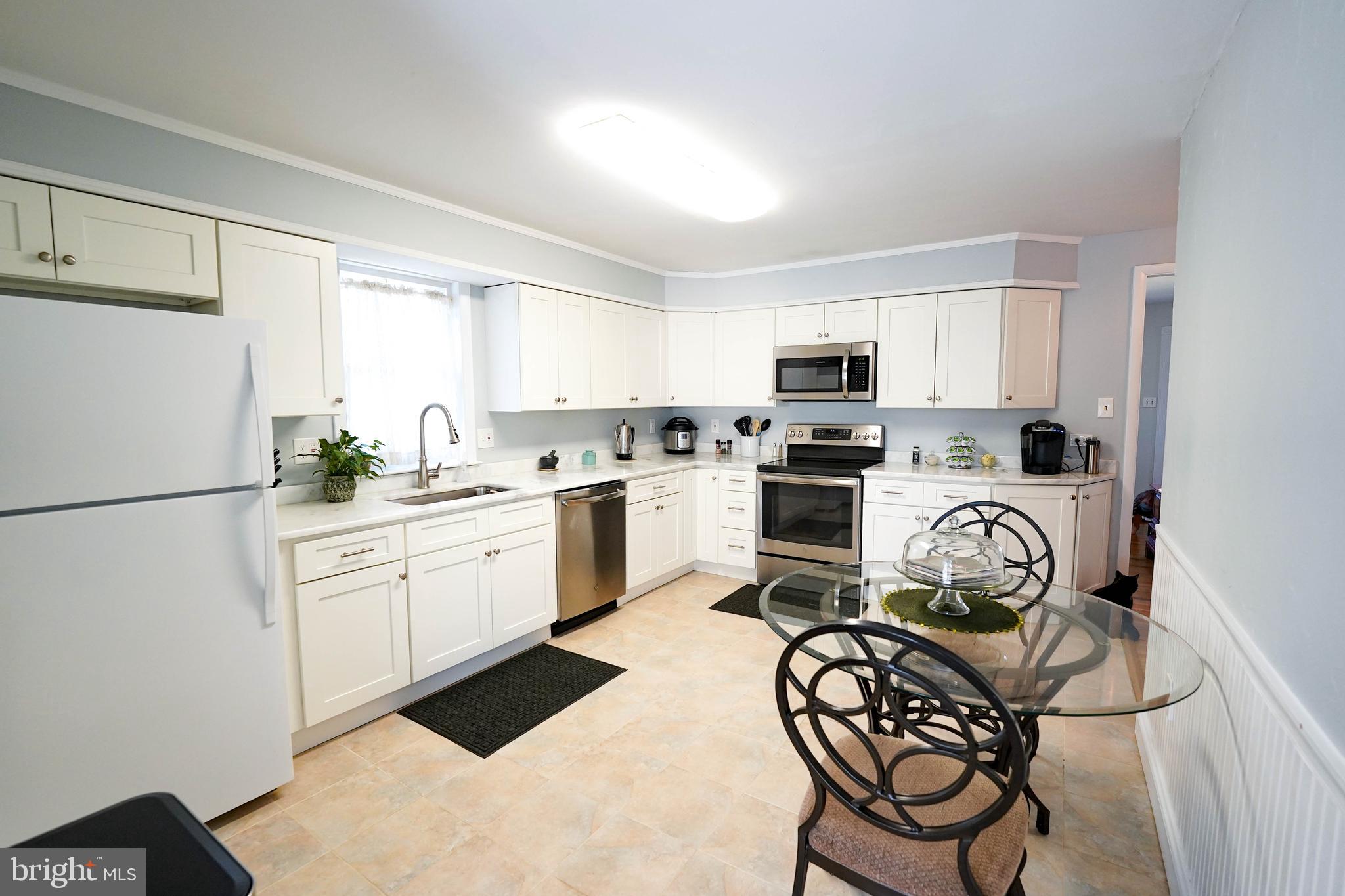 127 Oakwood Road Edgewater, MD 21037 - Photo 8 of 42 Gallery Image 8