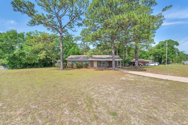 $1,650 | 385 Lincoln Avenue, Valparaiso, FL 32580